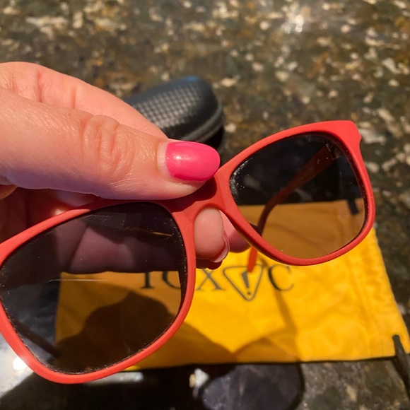 Polarized Kids Sunglasses - Picture 3 of 3